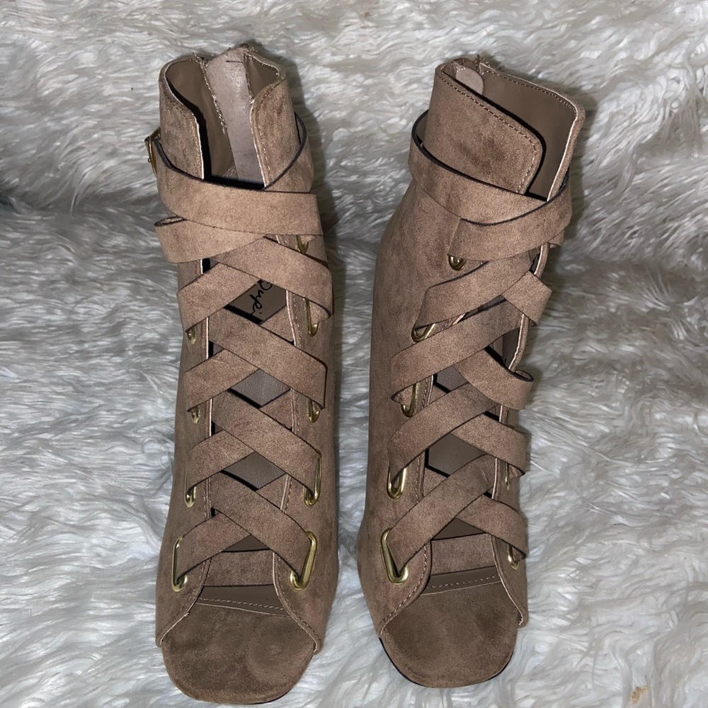 Chunky heels
